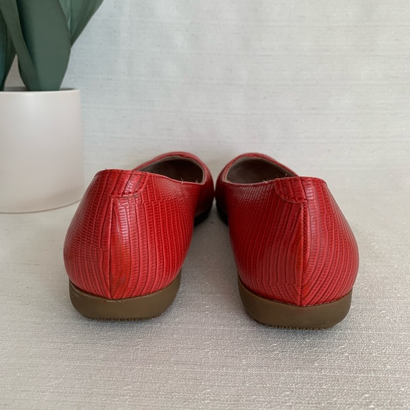 Cliffs By White Mountain Red Clara Loafer Flats Woman’s 9M - Picture 12 of 13